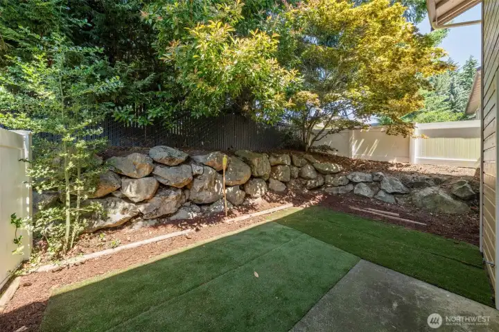 Fully fenced private patio Fully fenced private patio