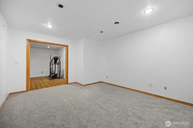 Very Large Office/4th Bed