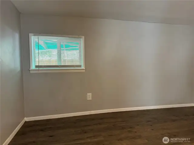 Bonus room just inside from main entrance