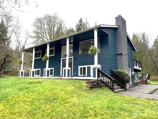 Fresh exterior paint, new pillars and gutters.