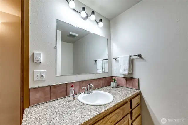 Main Bath/Guest Bath