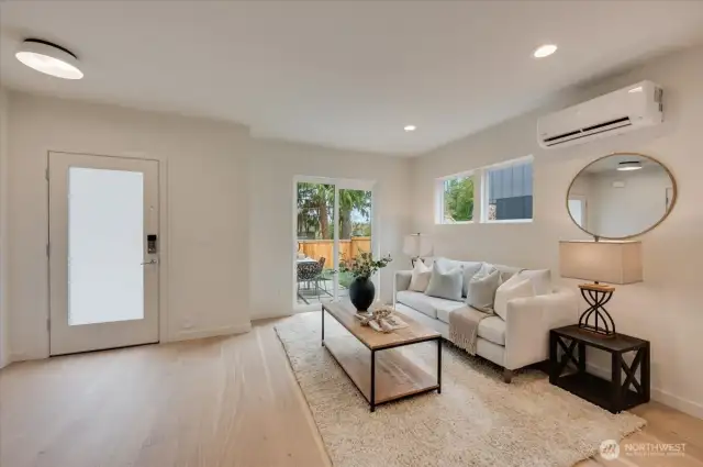 photos of model unit 13544 A - mirror image