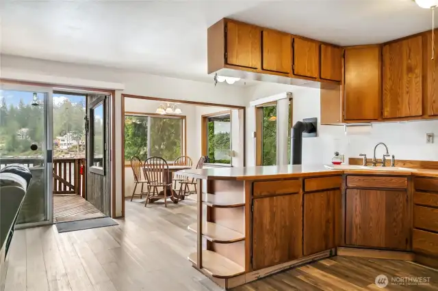 The kitchen offers plenty of space to cook and connect. Its open layout lets the chef stay part of the conversation, all while soaking in the lake views.