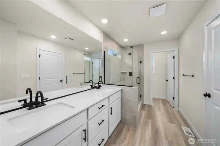 Disclaimer Secondary photos of same floor plan on different lot in different community: Photos are from another Warren, finishes, upgrades, and features may vary.