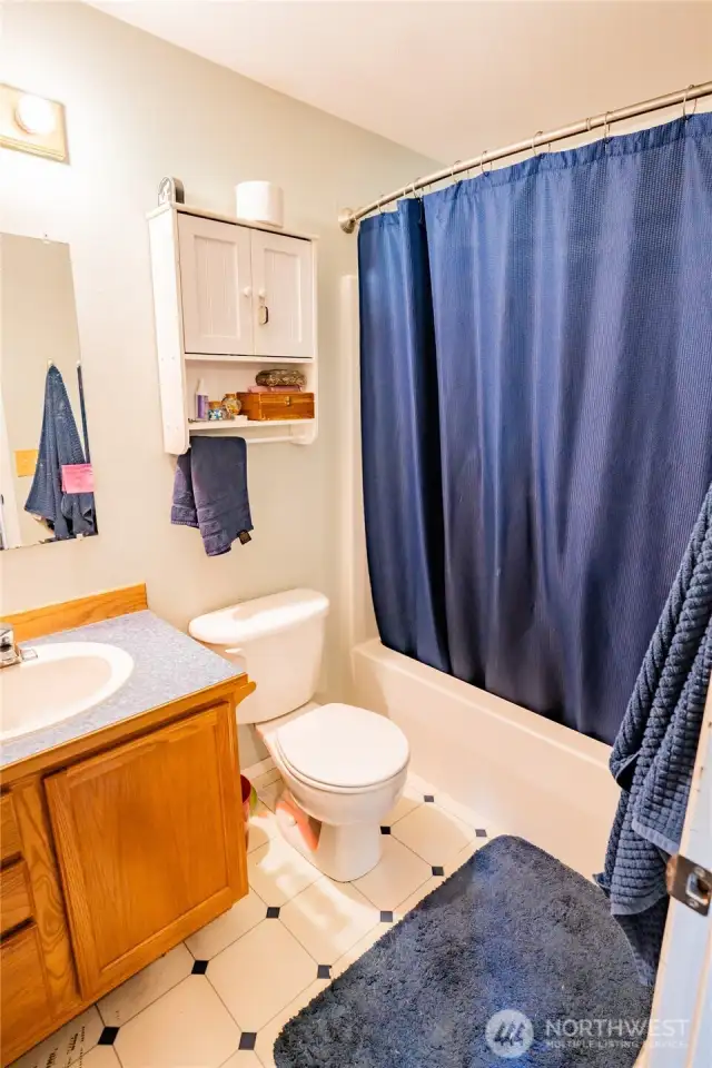 Full bath off primary