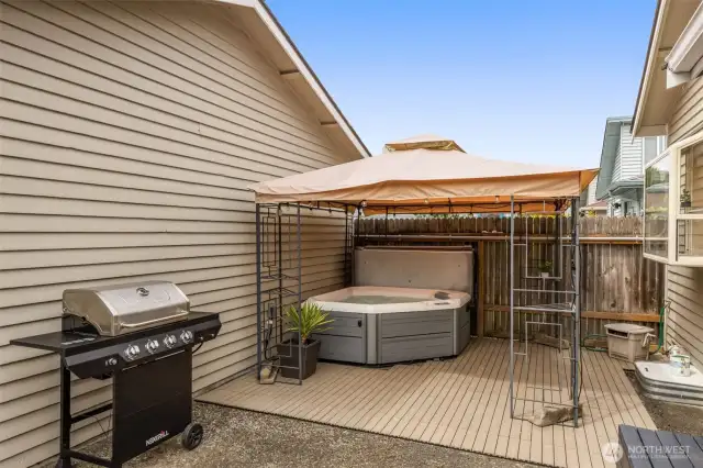 Gazebo has new cover and grill stays as well!