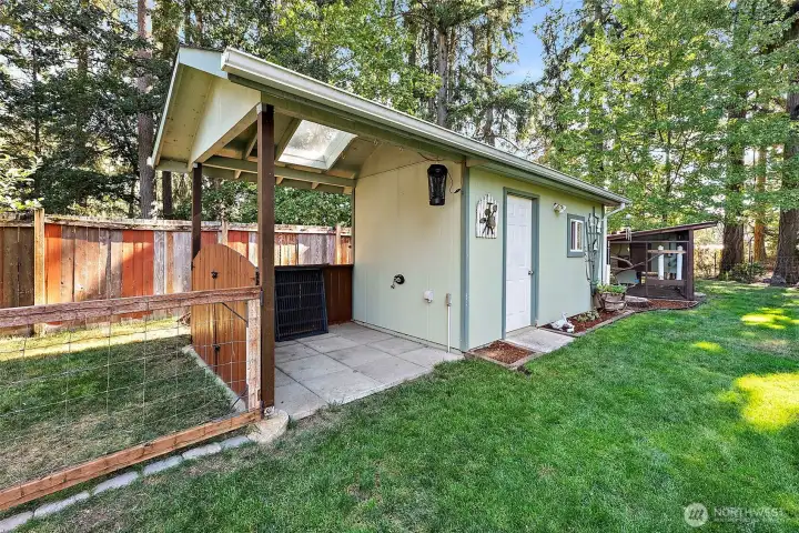 Large shed w/electricity offers plenty of storage for your yard tools/equipment.