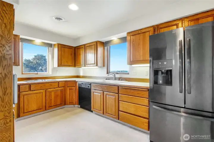 Perfect setup for casual dining or hosting friends