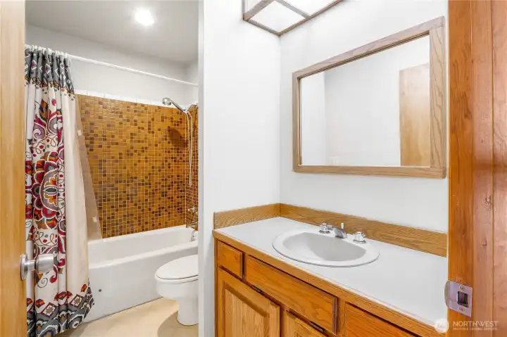 Full bath on Main Level conveniently located in hallway