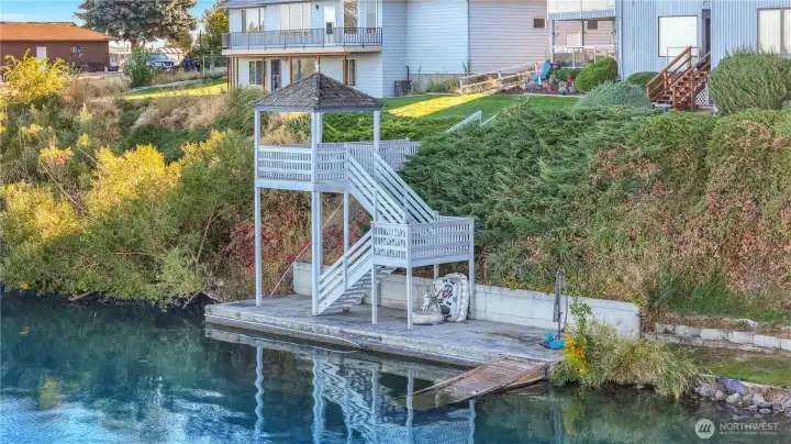 Shared dock access—perfect for launching a kayak or enjoying lakefront sunsets