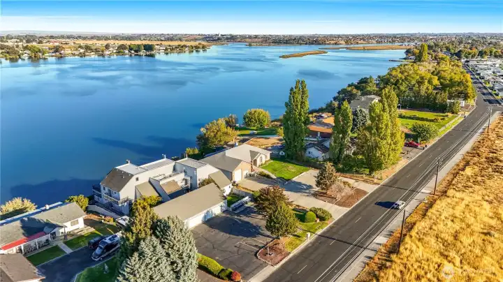 Close to Blue Heron Park, dining, and downtown Moses Lake