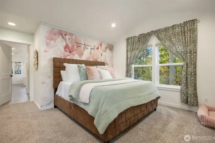 Big primary bedroom with ensuite