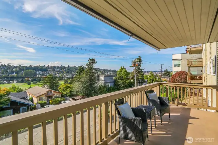 Lovely Puget Sound, Territorial & Interbay Golf Course Views!