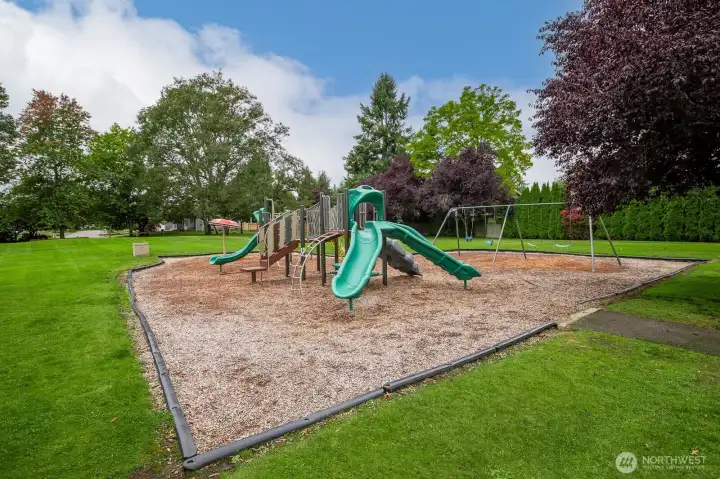 Oakbrook Park playground equipment