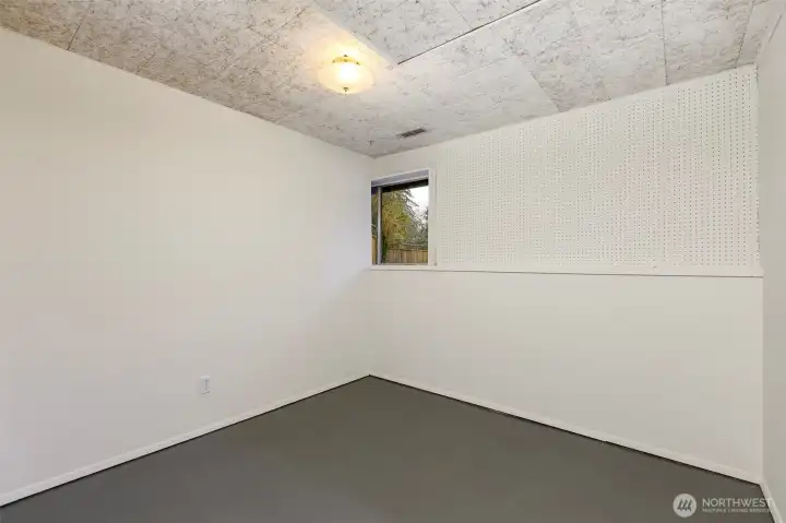 4th Bedroom down, has a walk in closet