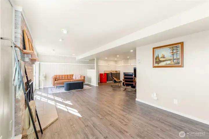 Daylight basement fully finished with addition 3/4 bathroom and wood burning fireplace and wet bar!