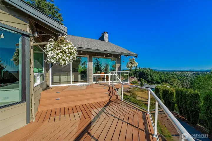 Large deck with views of the valley, balcony door