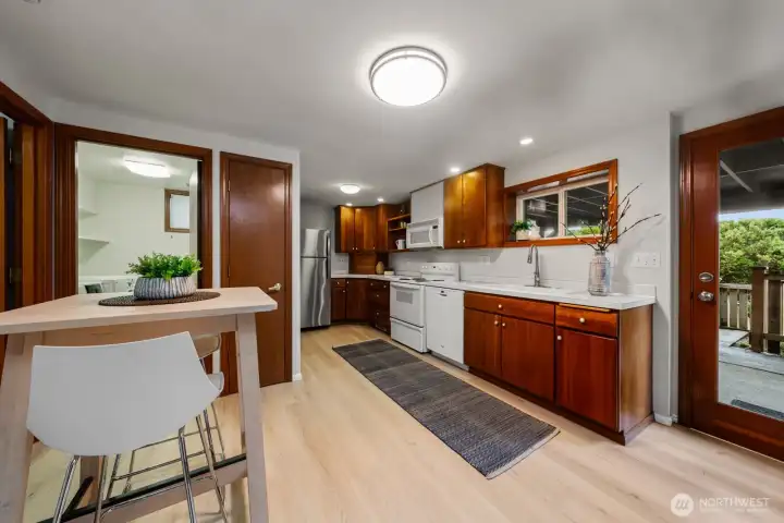 Great space downstairs for poss. rental!