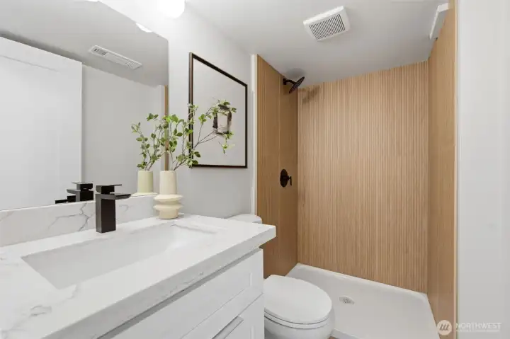 Bath in Mother-in-Law Suite.