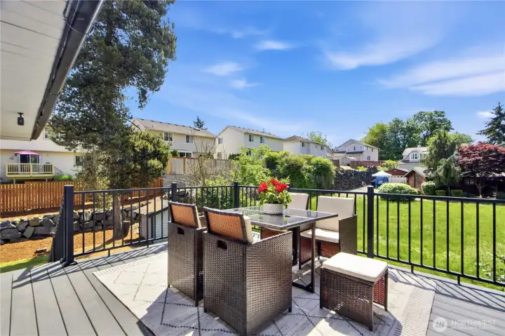 Deck / Patio – Private outdoor space ideal for relaxing or entertaining Deck / Patio – Private outdoor space ideal for relaxing or entertaining