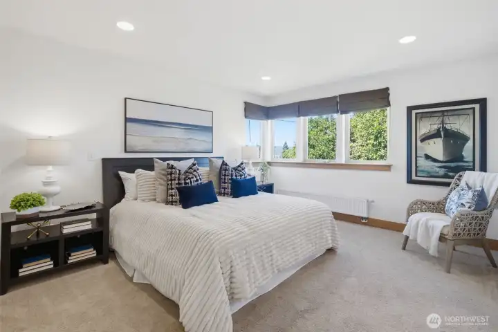 Spacious and airy primary bedroom Spacious and airy primary bedroom
