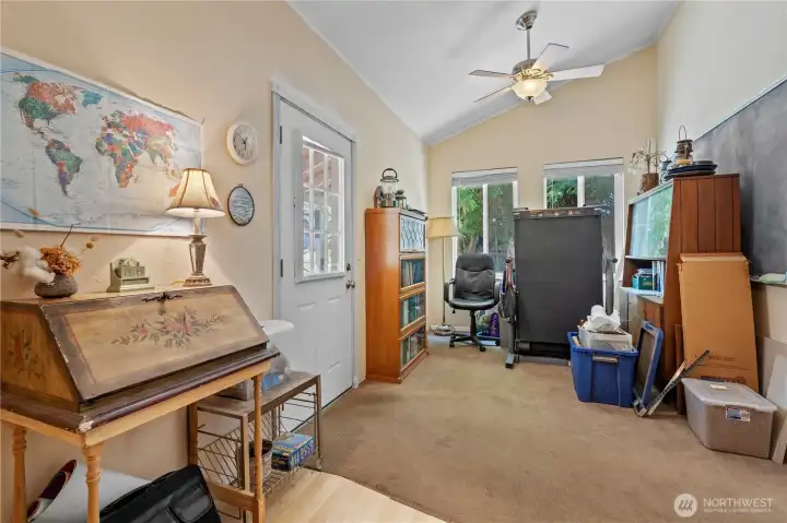 20x9'3 Bonus Room / Office w/Exterior Door. Could be another Bedroom as well. Owner uses as Home Office and currently as their packing room!