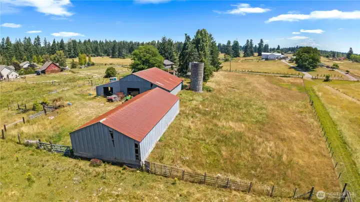 Fenced Pasture behind Shed/Barn/Silo
