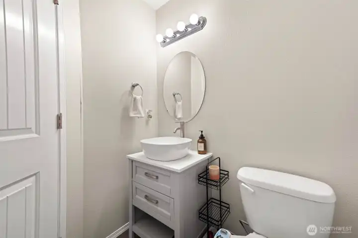 Main level bath