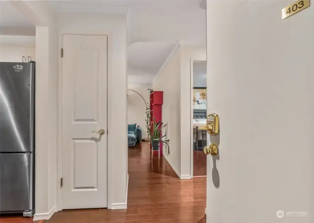 Welcome home to your new 1 bedroom 1 bathroom condo in prime Seattle neighborhood, East Queen Anne