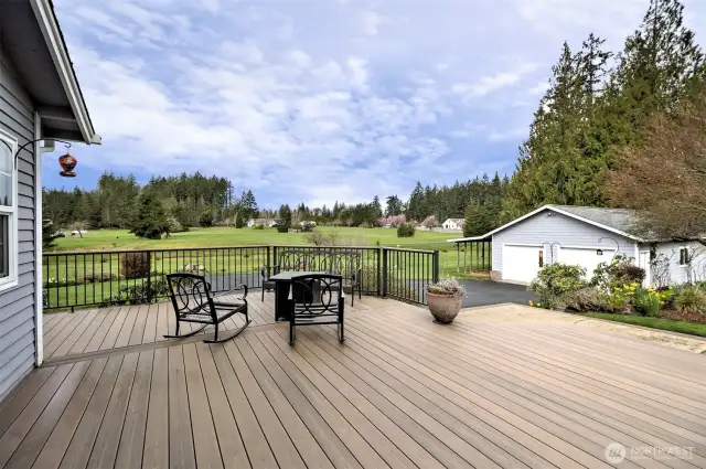 Fiberon decking and a beautiful view. Can't you just feel the stress of the day slipping away?
