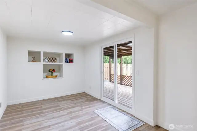 Bonus room leading to covered deck/backyard