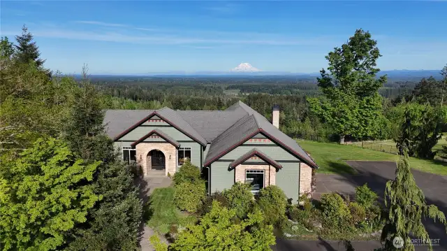 FRONT VIEW - Mt Rainier in background...!!!