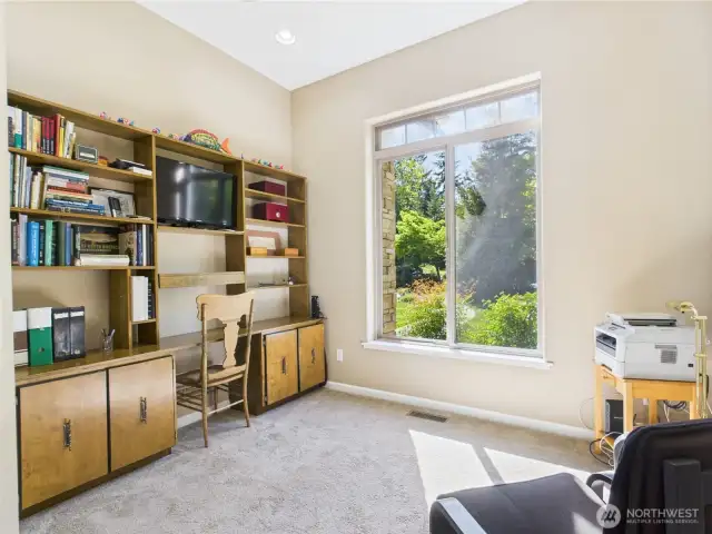OFFICE/DEN