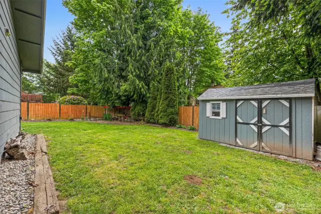 Large Fully Fenced Back Yard