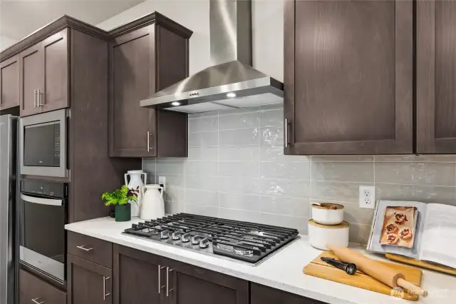 Cook up something delieshious in your gourmet kitchen. Photo's are for representational purposes only. Colors and finishes may differ.