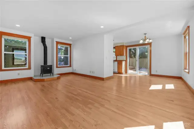 Living room & dining area.