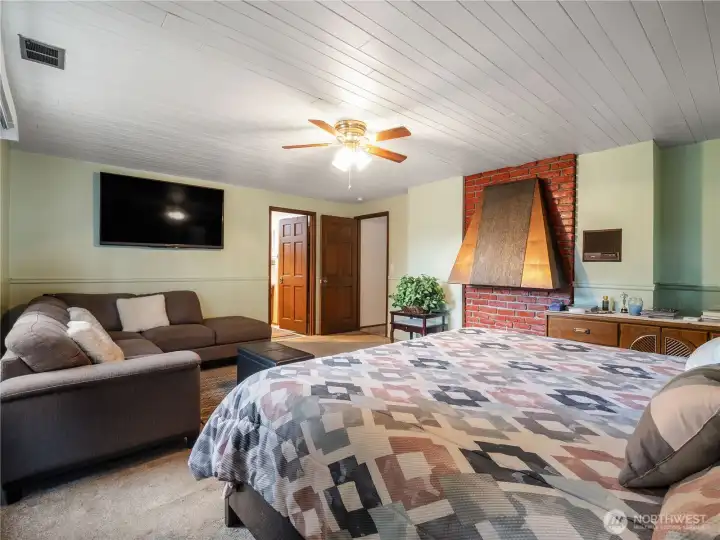 Large Primary Bedroom