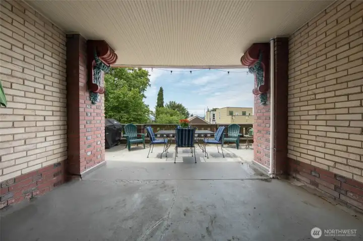 Second communal Porch