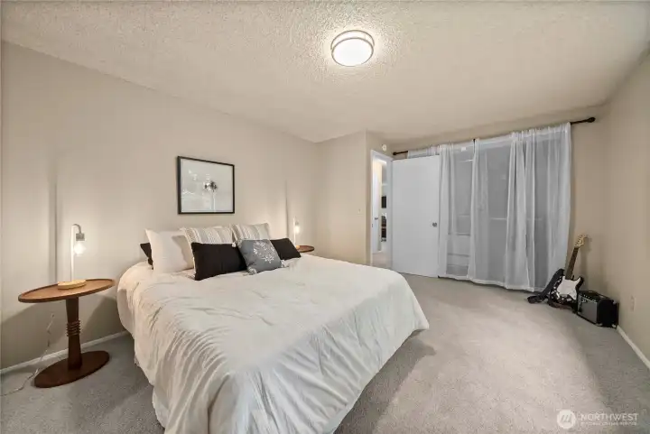 Downstairs huge bedroom