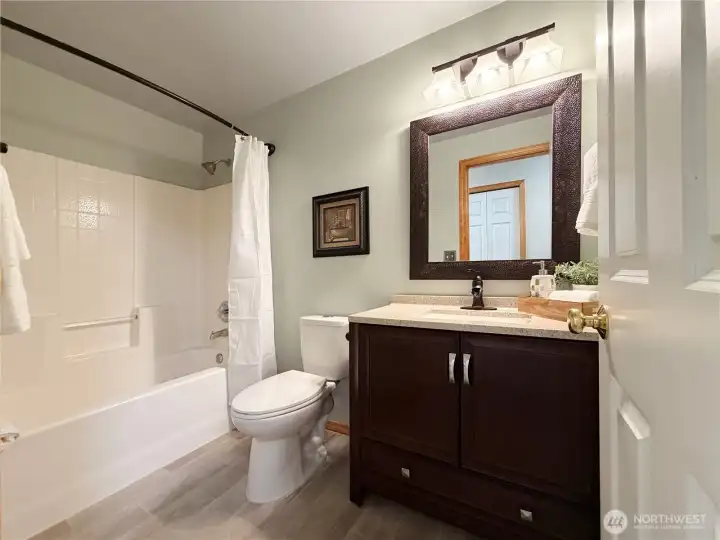 Upper level full bath