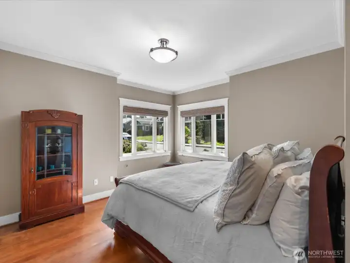 Main level guest bedroom