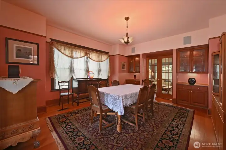 Formal dining room