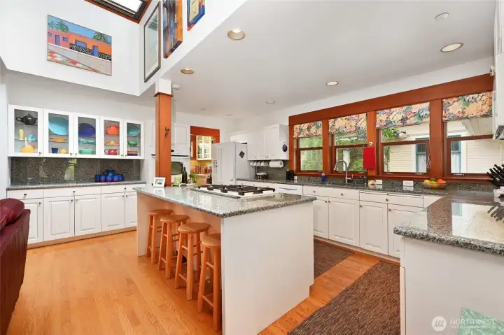 Cooks kitchen with center island seating