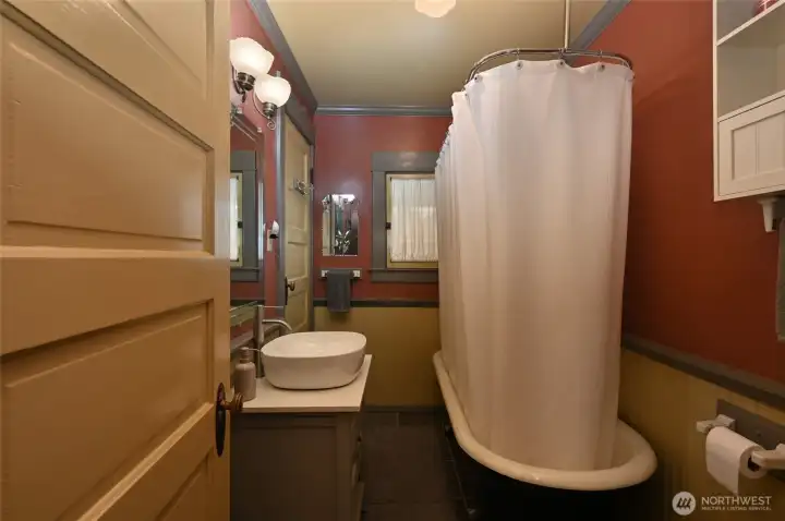Full bathroom