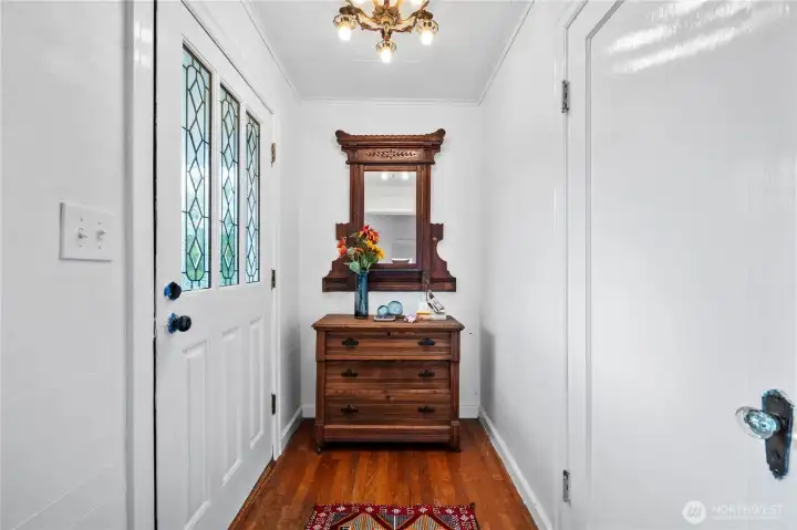 Entry way with leaded glass detail in door