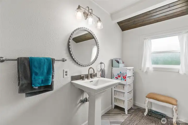 3/4 Bathroom