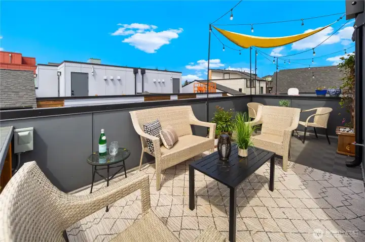 Another shot of the deck, pretty spacious overall