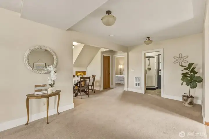 Great Room w/ Carpeting Great Room w/ Carpeting