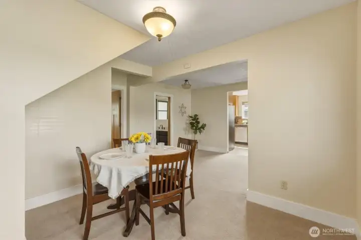 Dining Dining