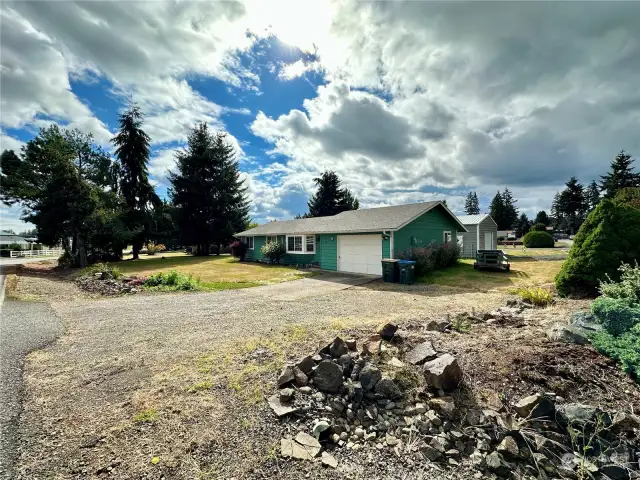 231 Maple Ave NW, Napavine WA Spacious living